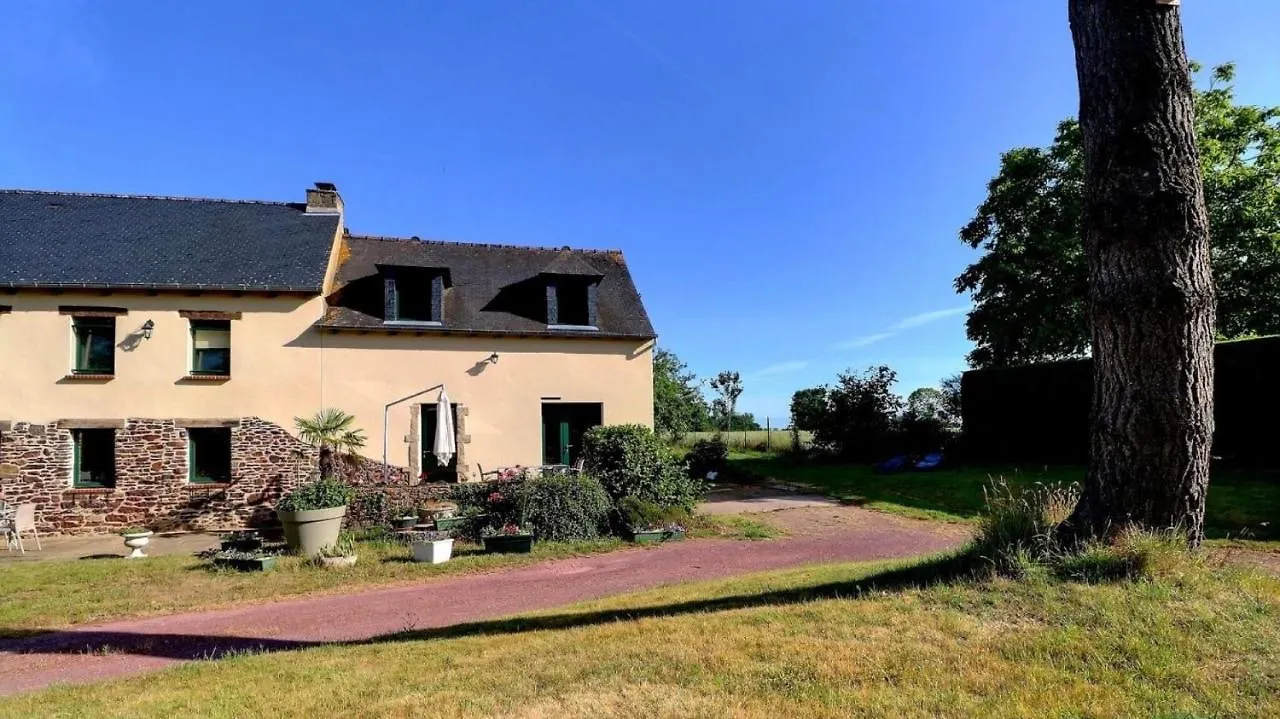 Casa de Férias Gite Les Deux Pins De Tremel Quédillac